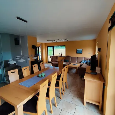 Сasa de vacaciones With Garden And Terrace *