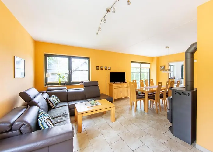 Vakantiehuis Forest Escape With Terrace