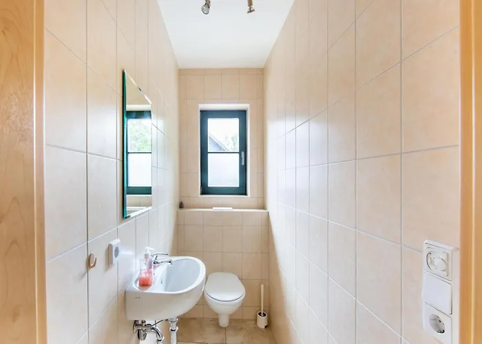 Forest Escape With Terrace Vakantiehuis